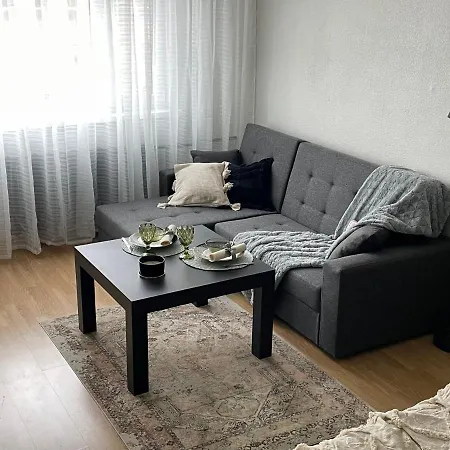 Apartment Guest